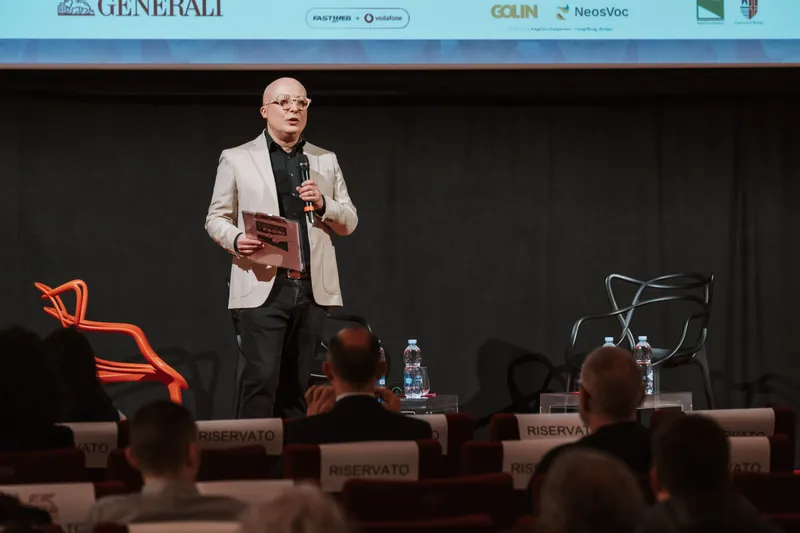 Il pubblico durante un intervento di Parola ai Padri